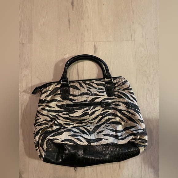 Bueno Handbag - Picture 2 of 3